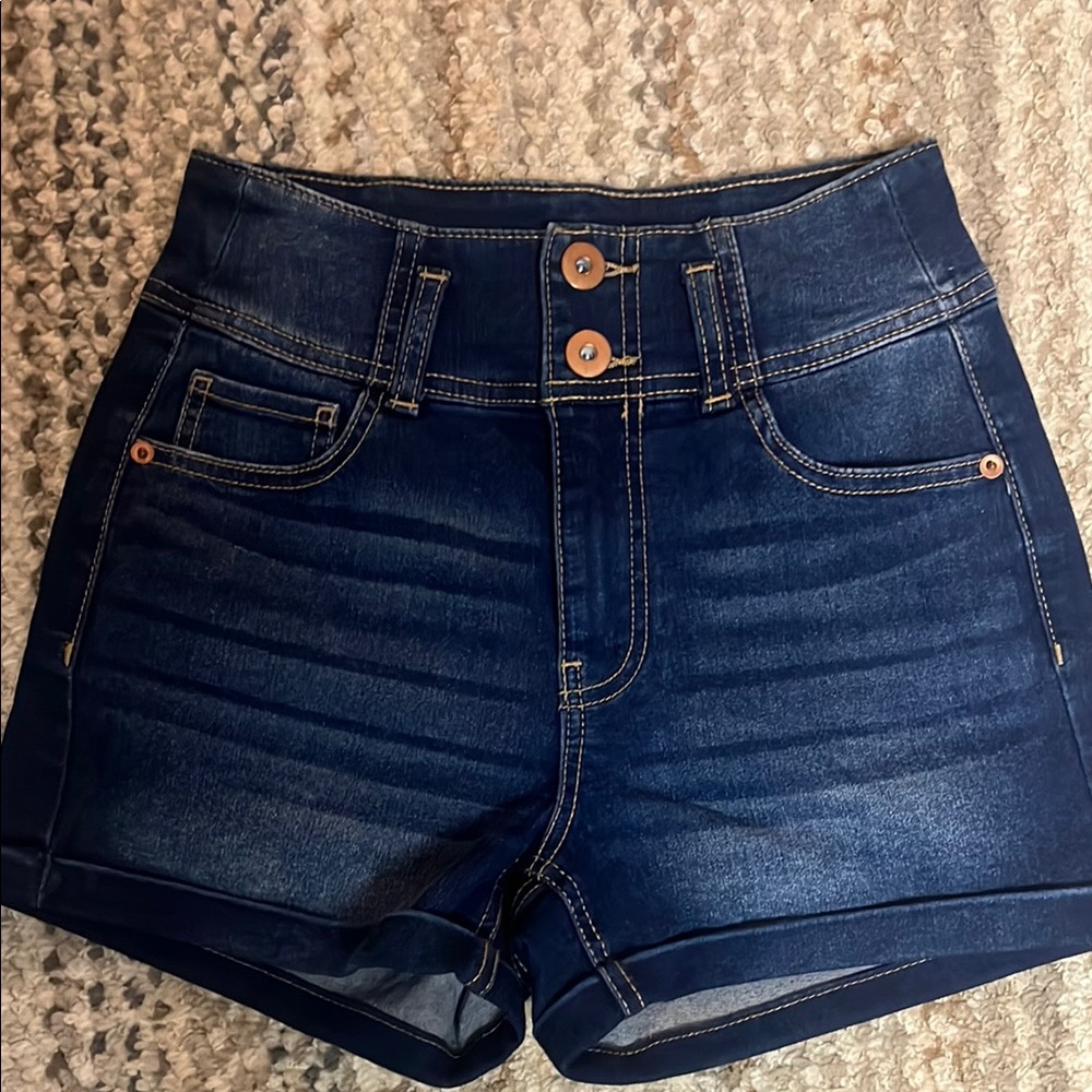 No Boundaries Shorts Size 5